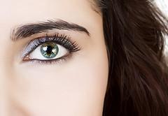 Create Illusions Using Eye Makeup